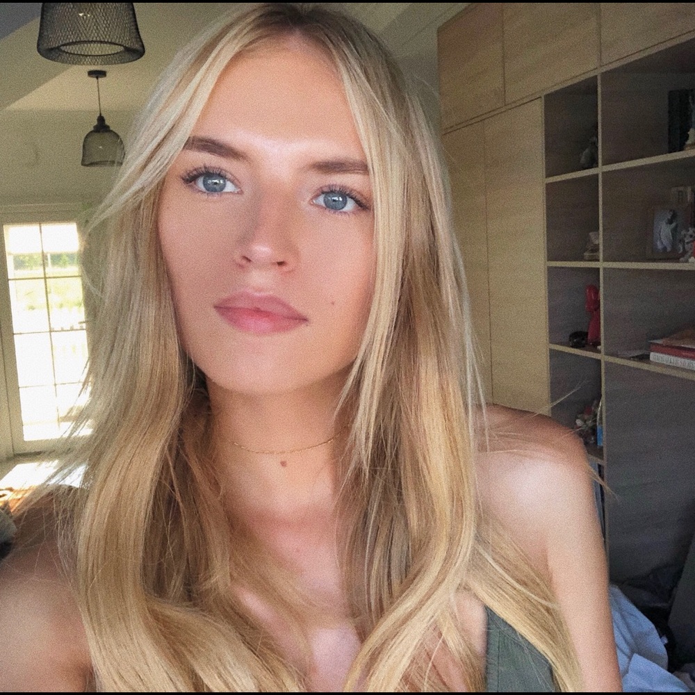 Meet your Posher, Anabela